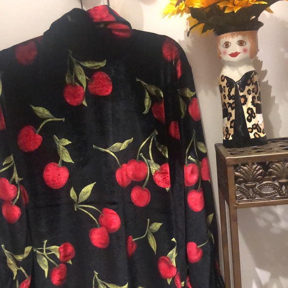 Vintage Quaker factory velvet top w cherries and sparkle with rhinestones. L. - Picture 6 of 6